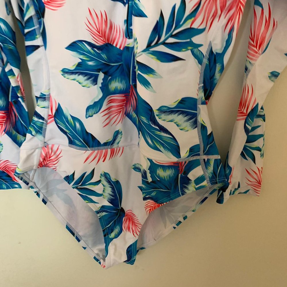 Mo&Ka Floral One Piece UV Protection Swimwear - Picture 5 of 6